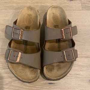 Kids Birkenstock Arizona size 13 color mocha